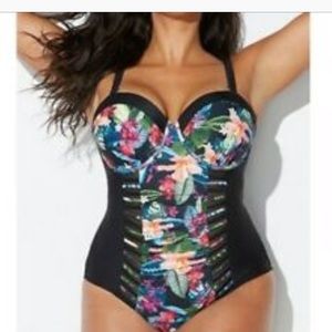 Beautiful, colorful swimsuit, sz 10